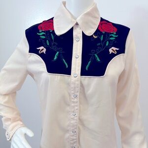 SOLD Vintage Western Women’s Blouse Size Small